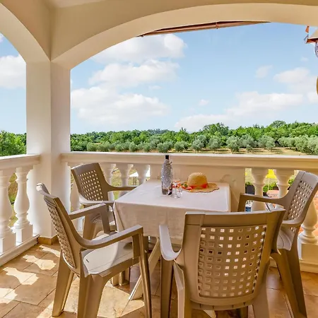 Amazing Home In Valtura Valtura