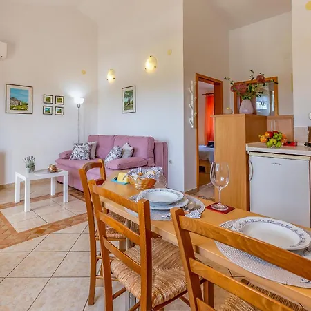 Amazing Home In Valtura