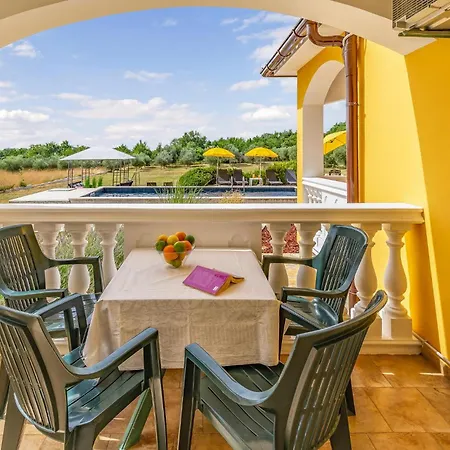 Amazing Home In Valtura Valtura
