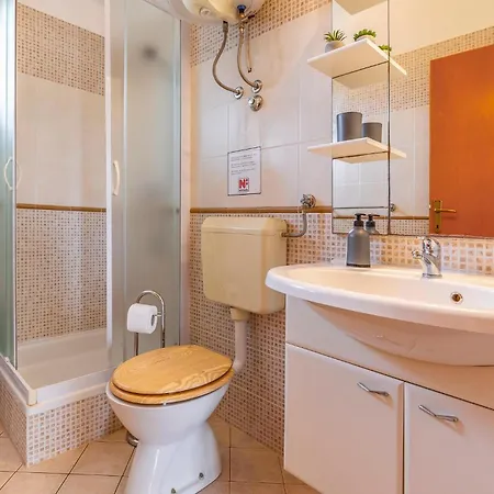 Amazing Home In Valtura Valtura