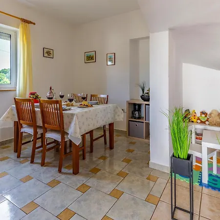Amazing Home In Valtura Valtura
