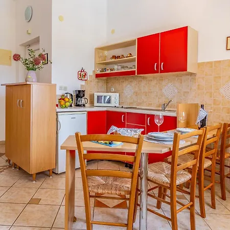 Amazing Home In Valtura Valtura